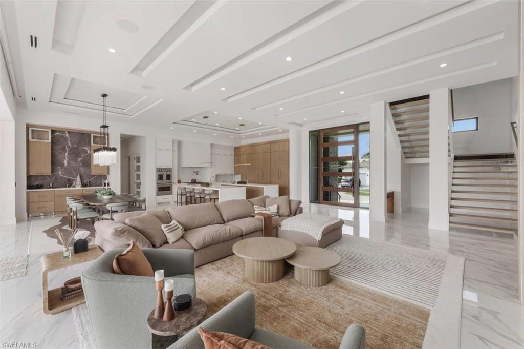 MARCO BEACH - Residential