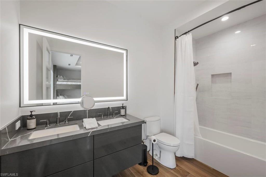 MARCO BEACH - Residential