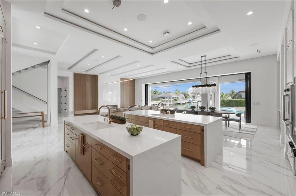 MARCO BEACH - Residential