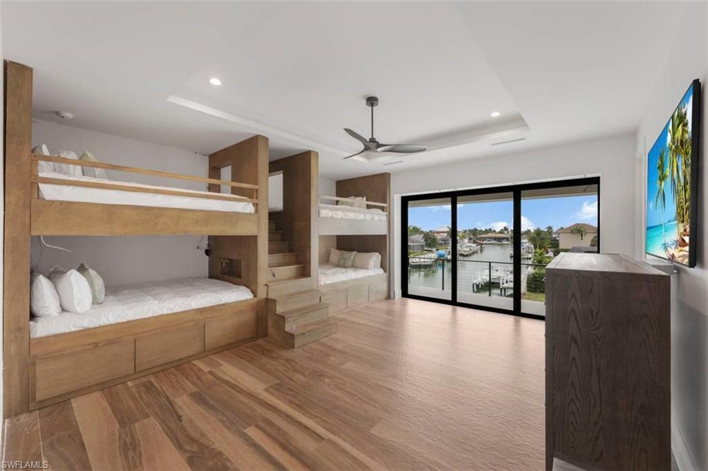 MARCO BEACH - Residential