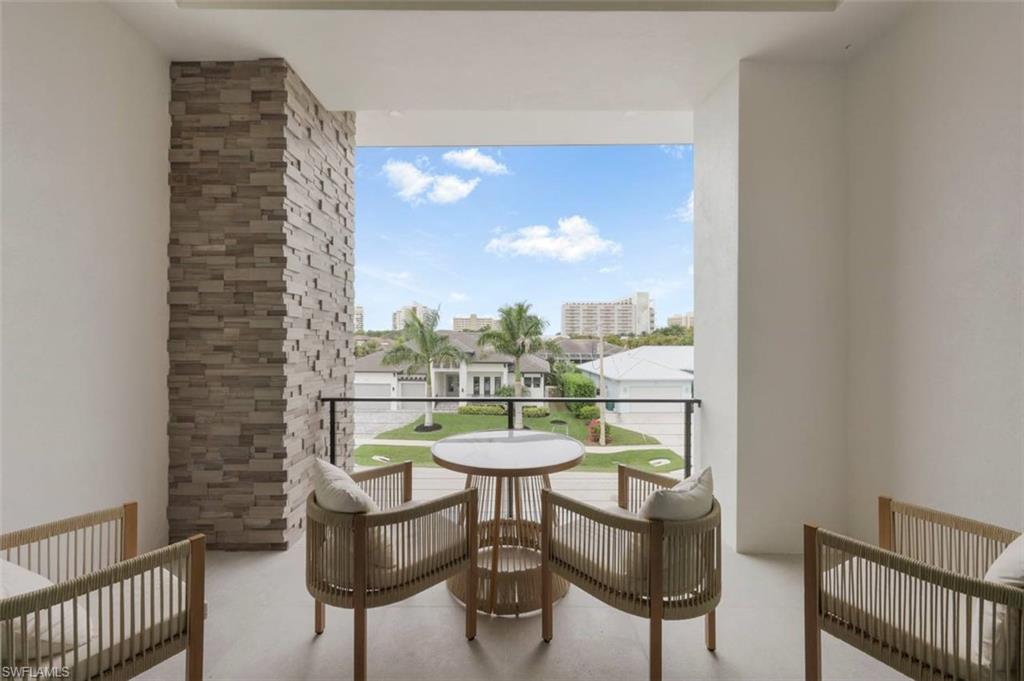 MARCO BEACH - Residential