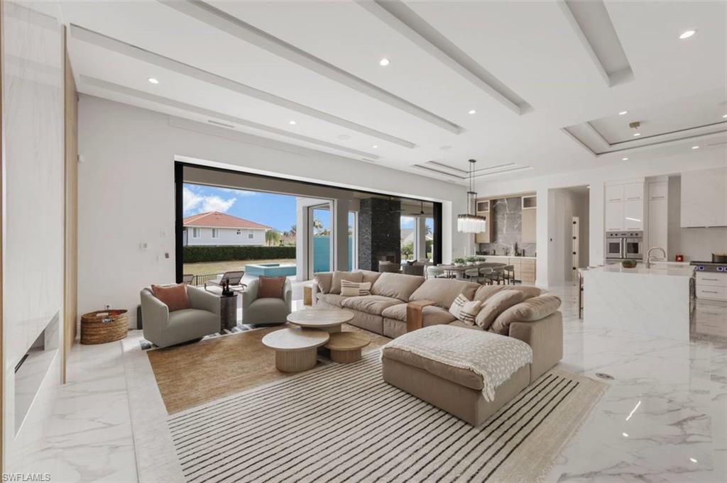 MARCO BEACH - Residential