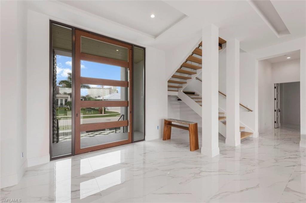 MARCO BEACH - Residential