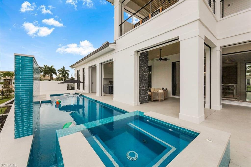 MARCO BEACH - Residential