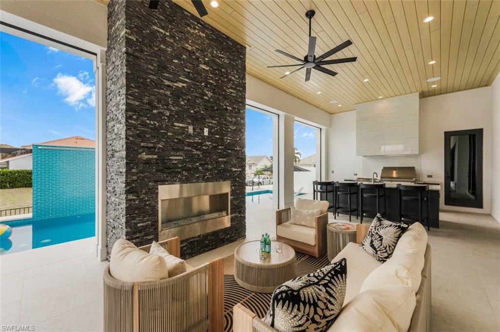 MARCO BEACH - Residential