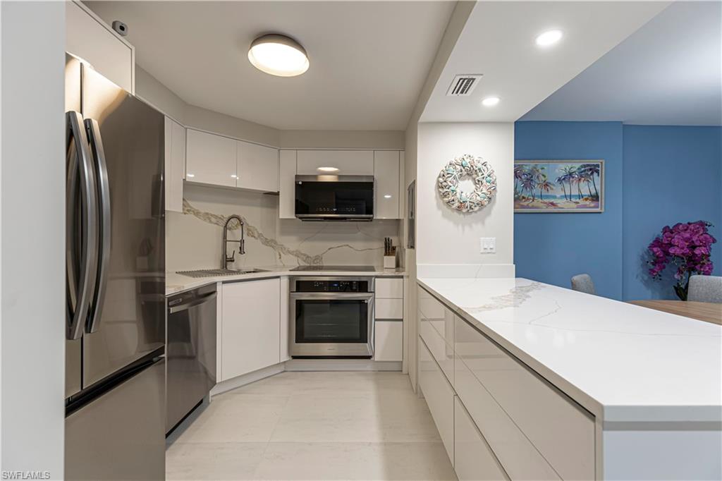 VANDERBILT TOWERS - Residential Lease