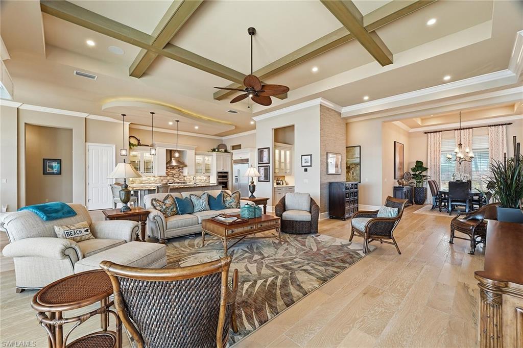 TWIN EAGLES - Residential