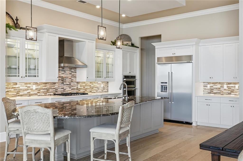 TWIN EAGLES - Residential