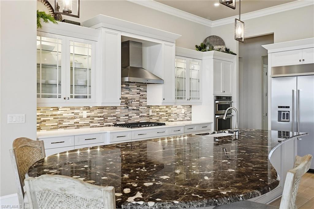 TWIN EAGLES - Residential