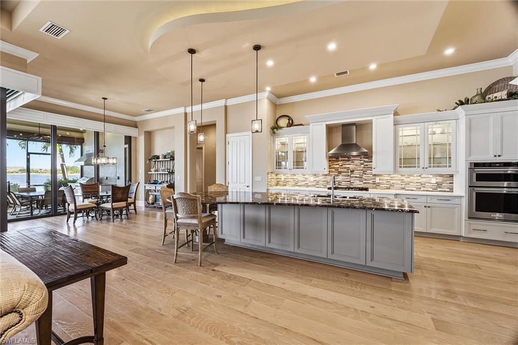 TWIN EAGLES - Residential