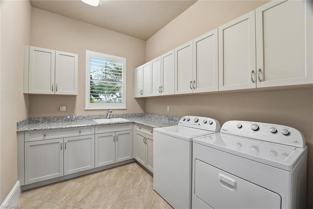 TWIN EAGLES - Residential