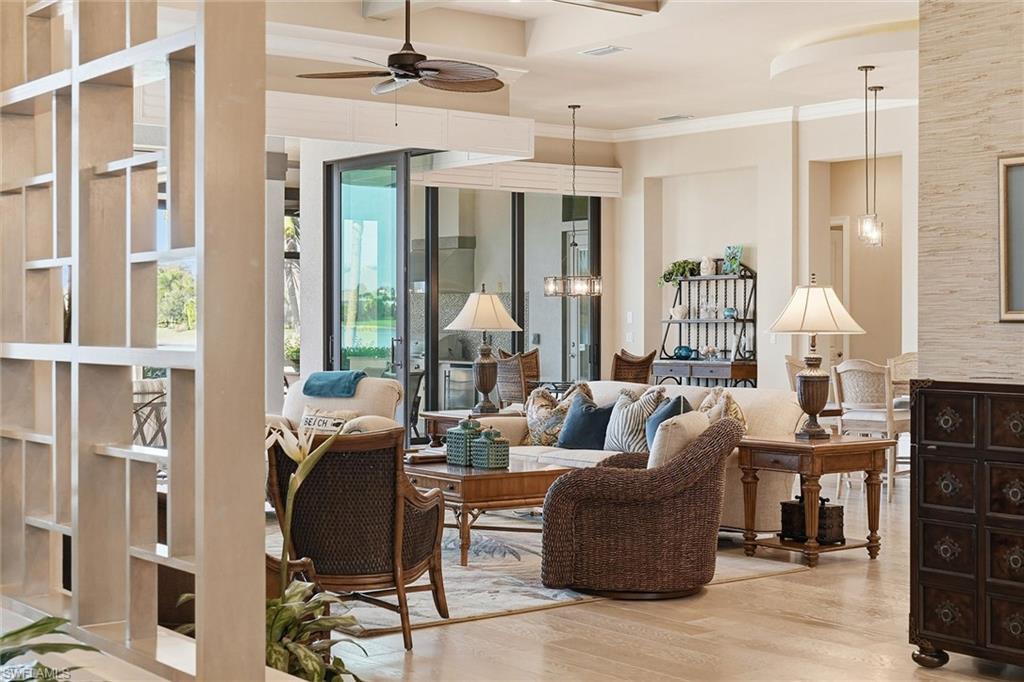 TWIN EAGLES - Residential