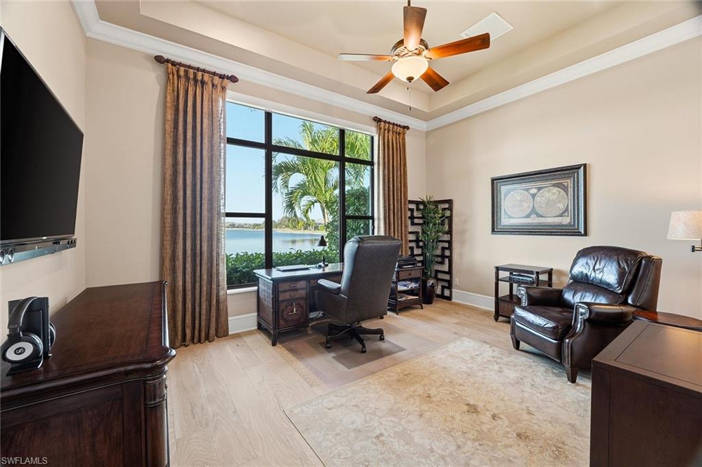 TWIN EAGLES - Residential