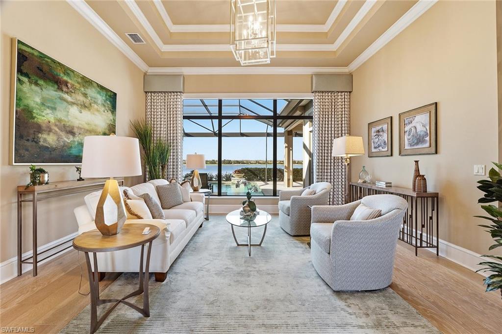 TWIN EAGLES - Residential