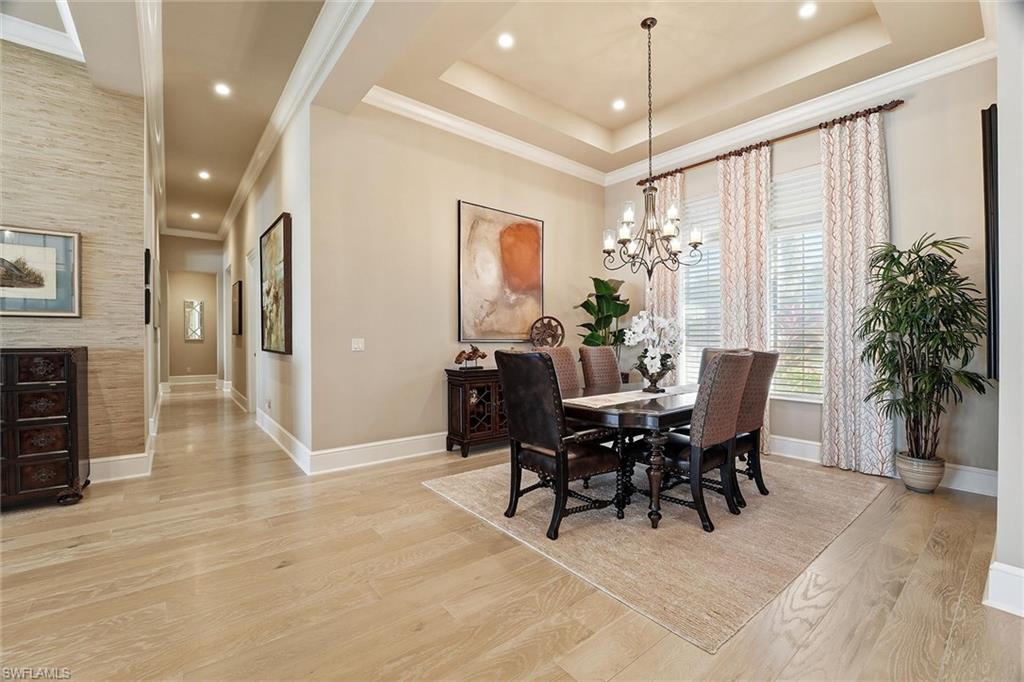 TWIN EAGLES - Residential