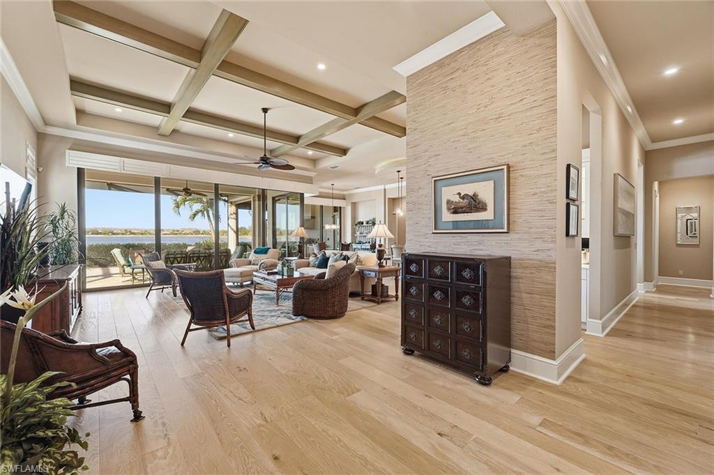 TWIN EAGLES - Residential