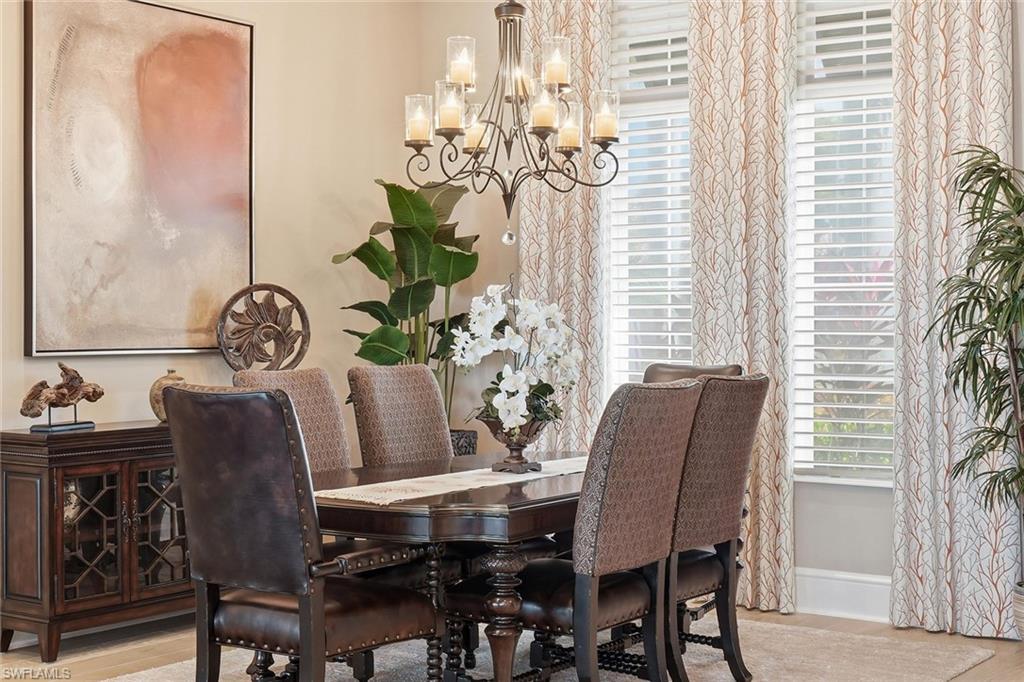 TWIN EAGLES - Residential