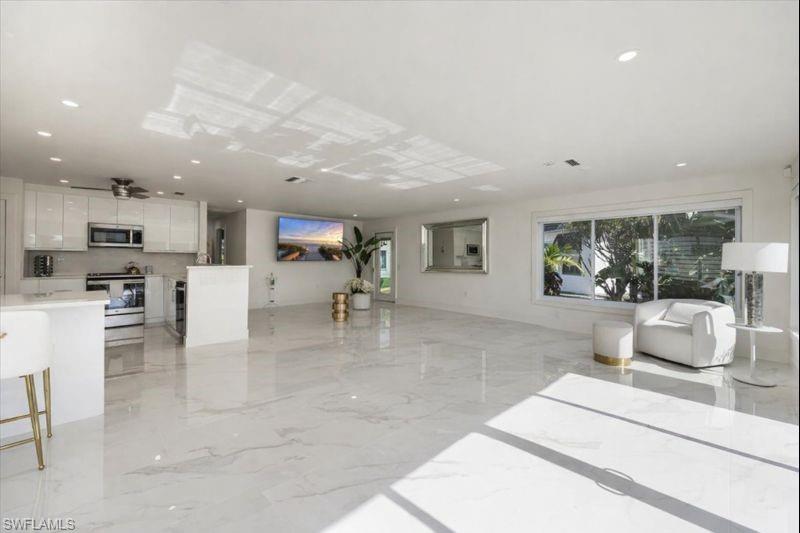 ROYAL PARK VILLAS - Residential