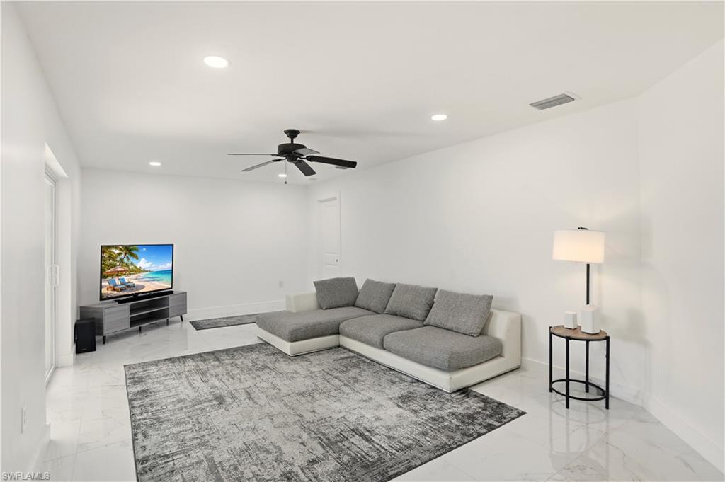 ISLAND PARK WOODLANDS - Residential