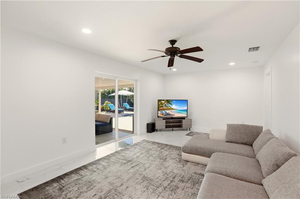 ISLAND PARK WOODLANDS - Residential