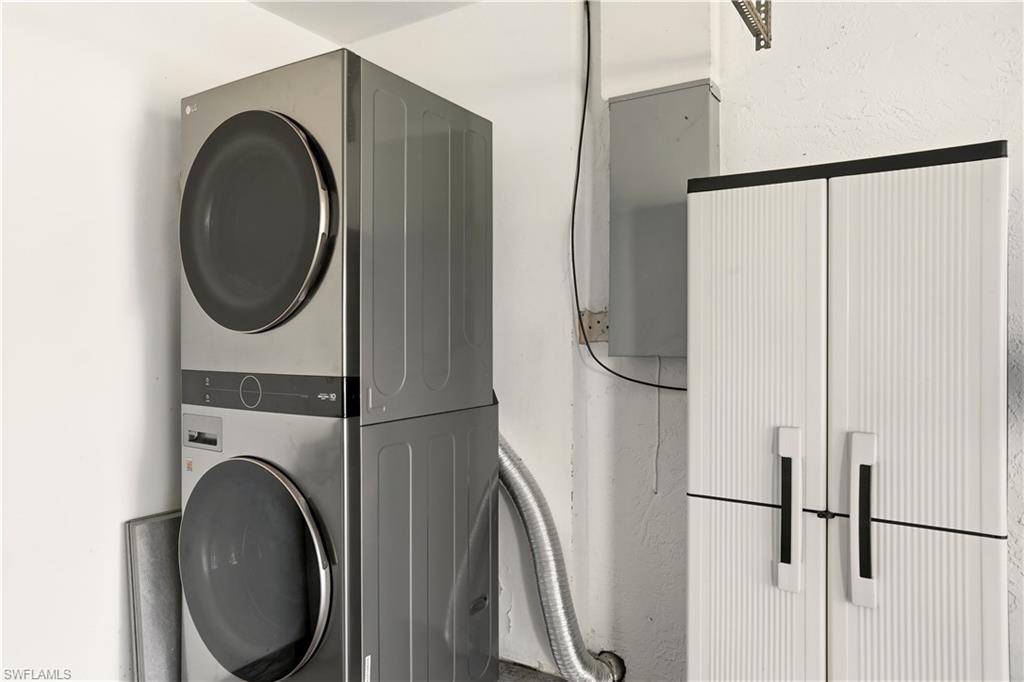 ISLAND PARK WOODLANDS - Residential