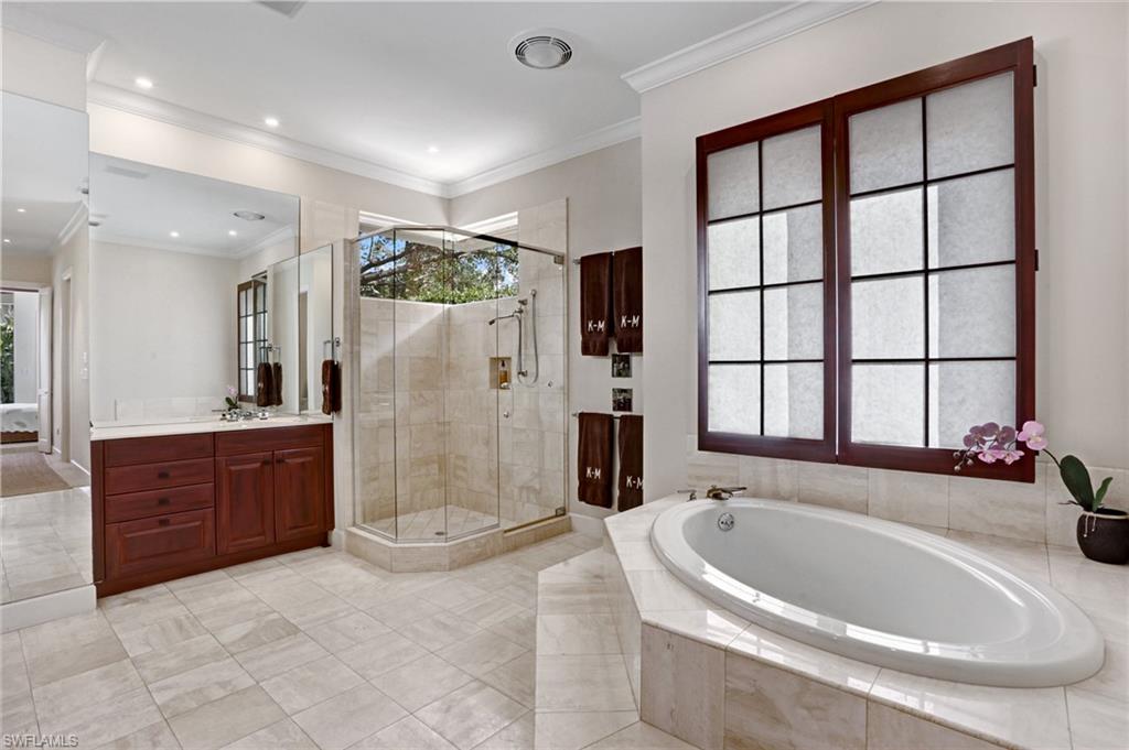 BARRINGTON AT PELICAN BAY - Residential