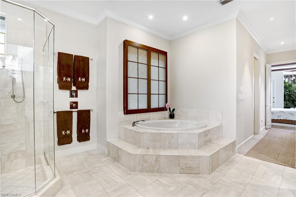 BARRINGTON AT PELICAN BAY - Residential