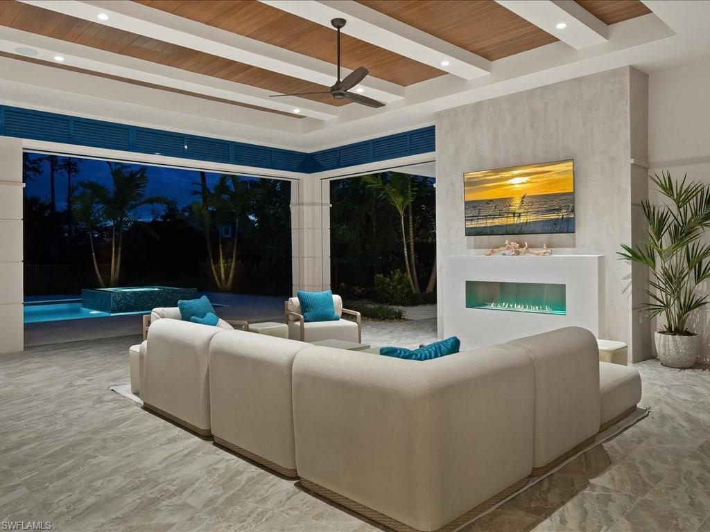 LIVINGSTON WOODS - Residential