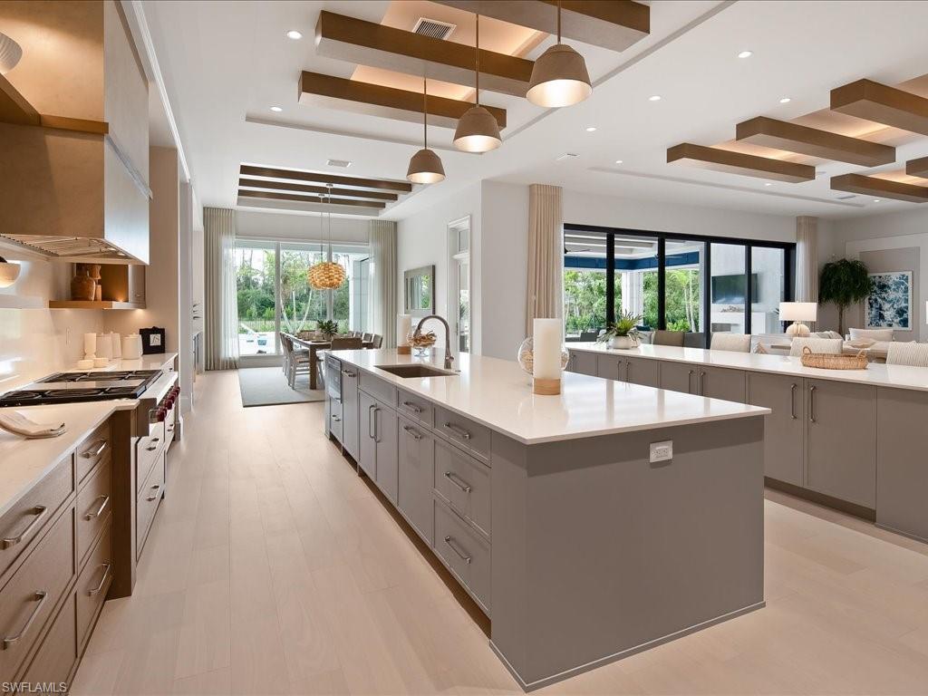 LIVINGSTON WOODS - Residential