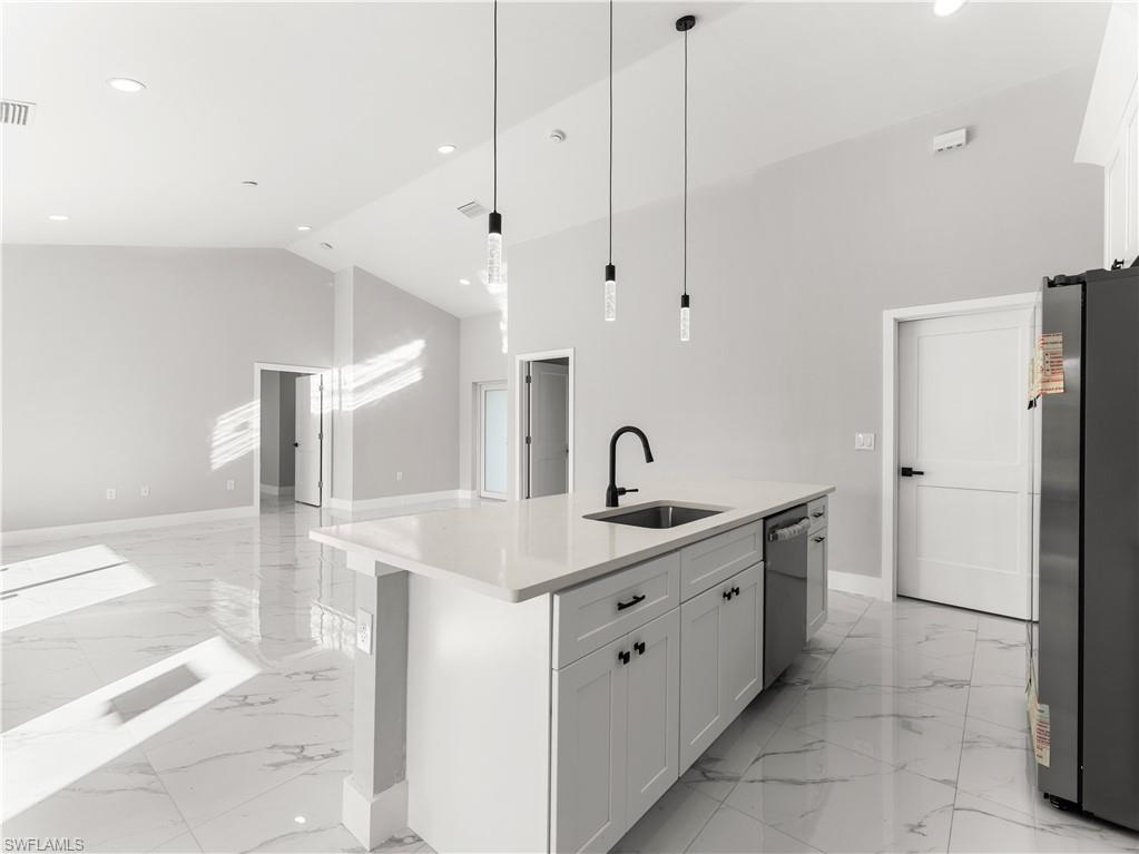 CAPE CORAL - Residential Lease