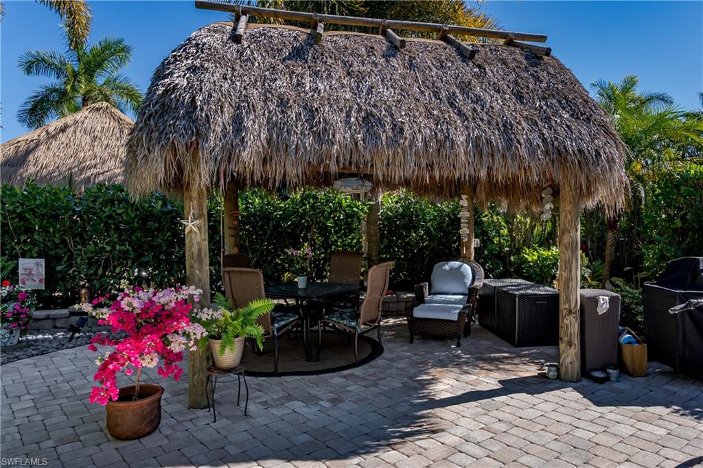 NAPLES MOTORCOACH RESORT - Land