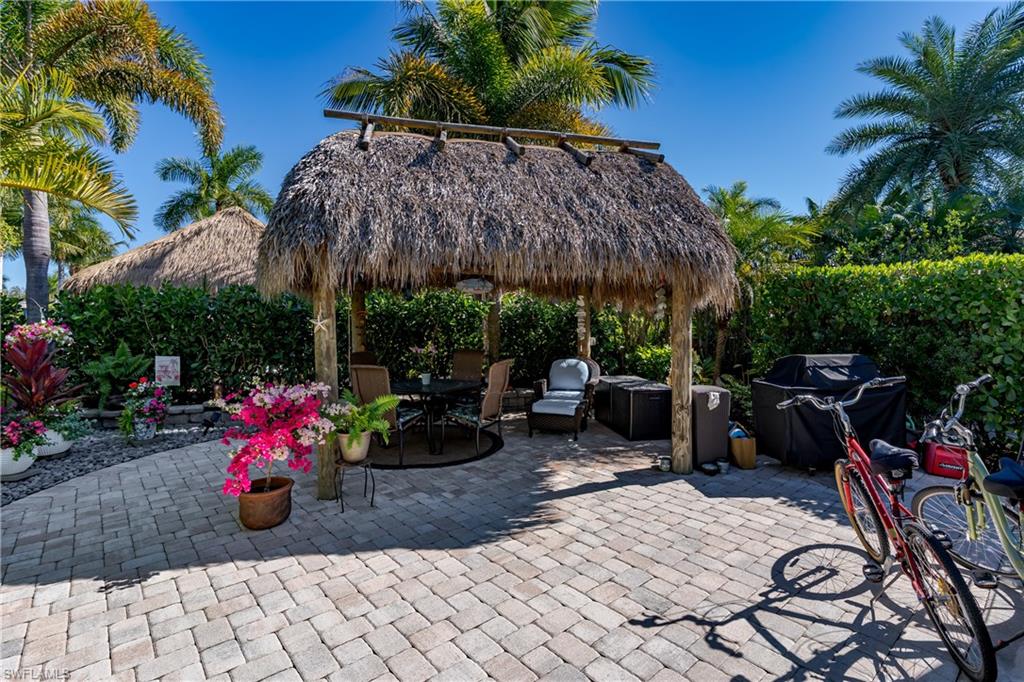 NAPLES MOTORCOACH RESORT - Land