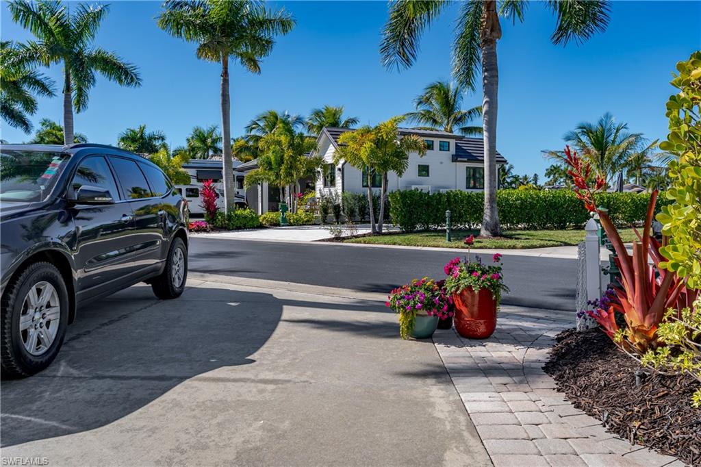 NAPLES MOTORCOACH RESORT - Land