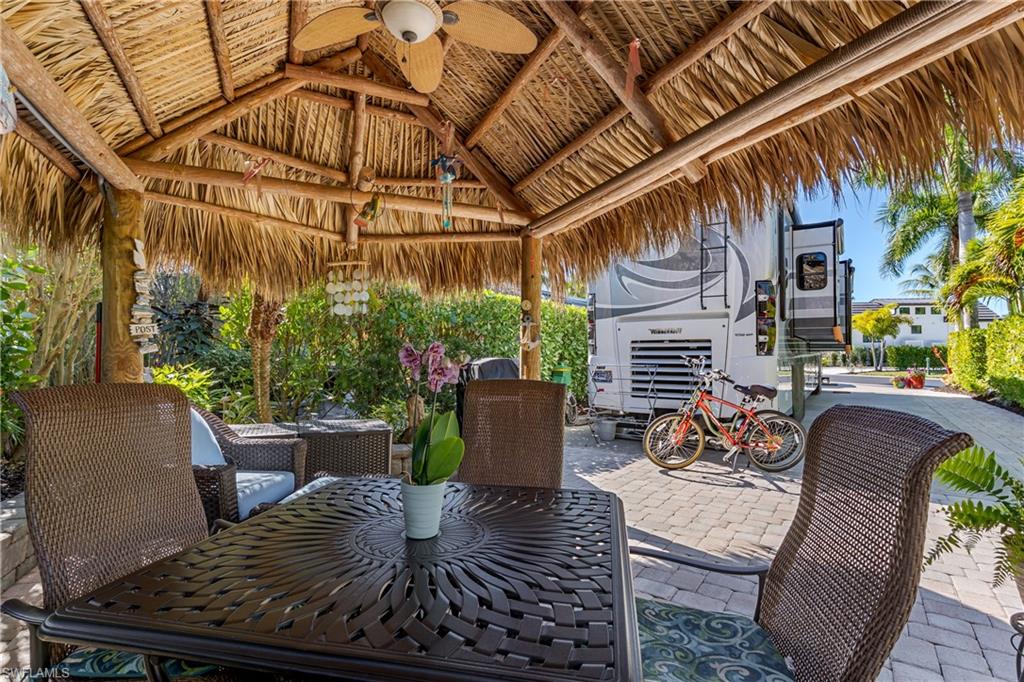 NAPLES MOTORCOACH RESORT - Land