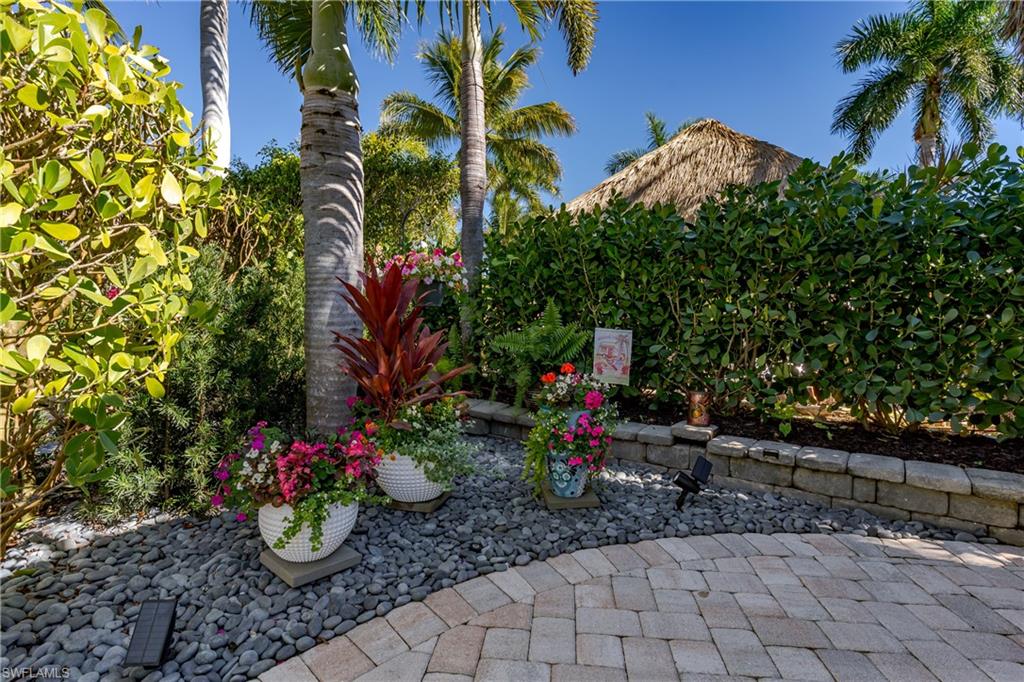 NAPLES MOTORCOACH RESORT - Land