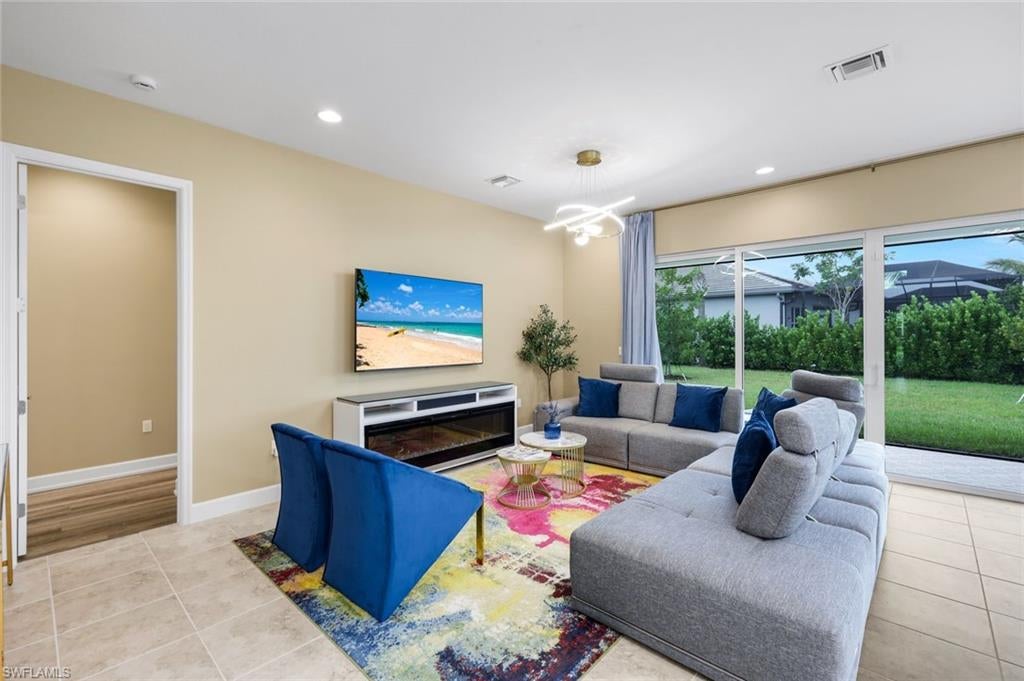 12446 Dahlia CT