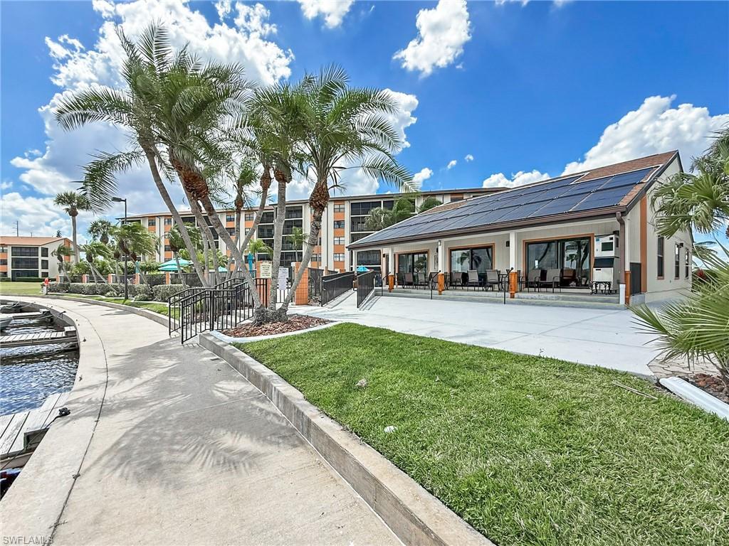 BAY POINTE YACHT & RACQUET CLUB - Residential