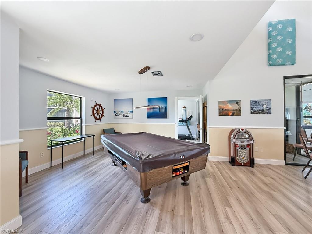 BAY POINTE YACHT & RACQUET CLUB - Residential