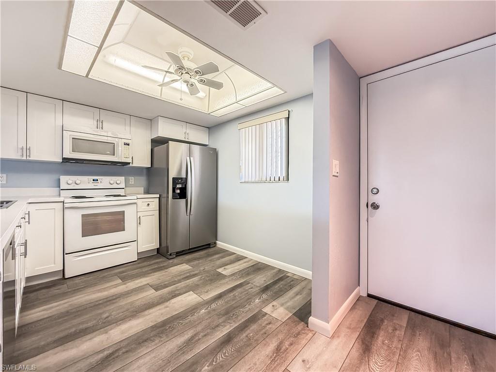 BAY POINTE YACHT & RACQUET CLUB - Residential