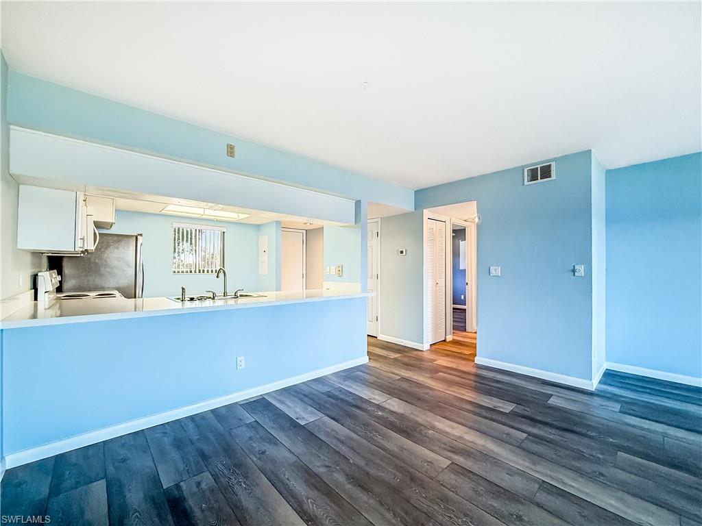 BAY POINTE YACHT & RACQUET CLUB - Residential