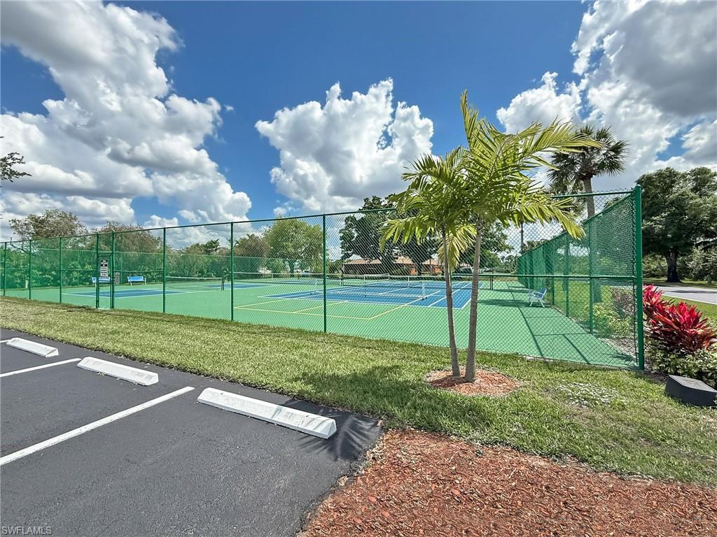 BAY POINTE YACHT & RACQUET CLUB - Residential