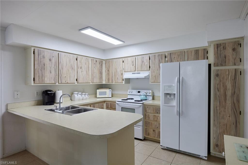 ROYAL HAWAIIAN CLUB - Residential