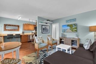 ESSEX HOUSE - Residential