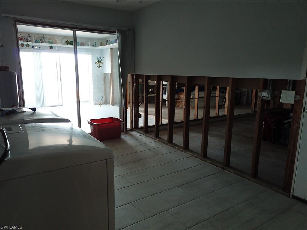 FORT MYERS SHORES - Residential