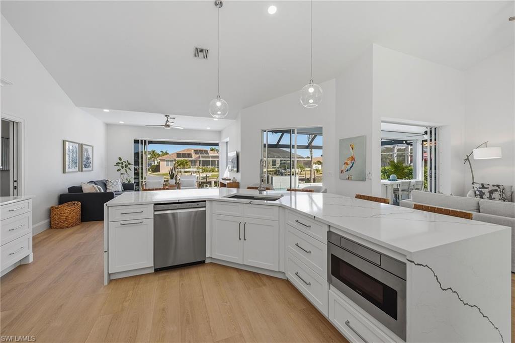 MARCO BEACH - Residential