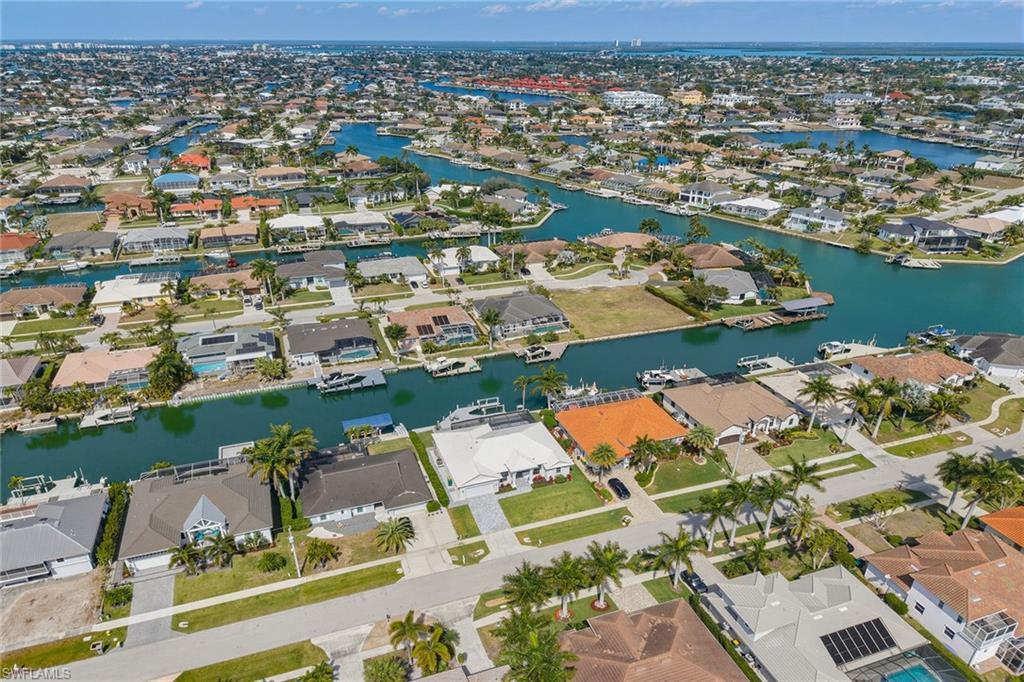 MARCO BEACH - Residential