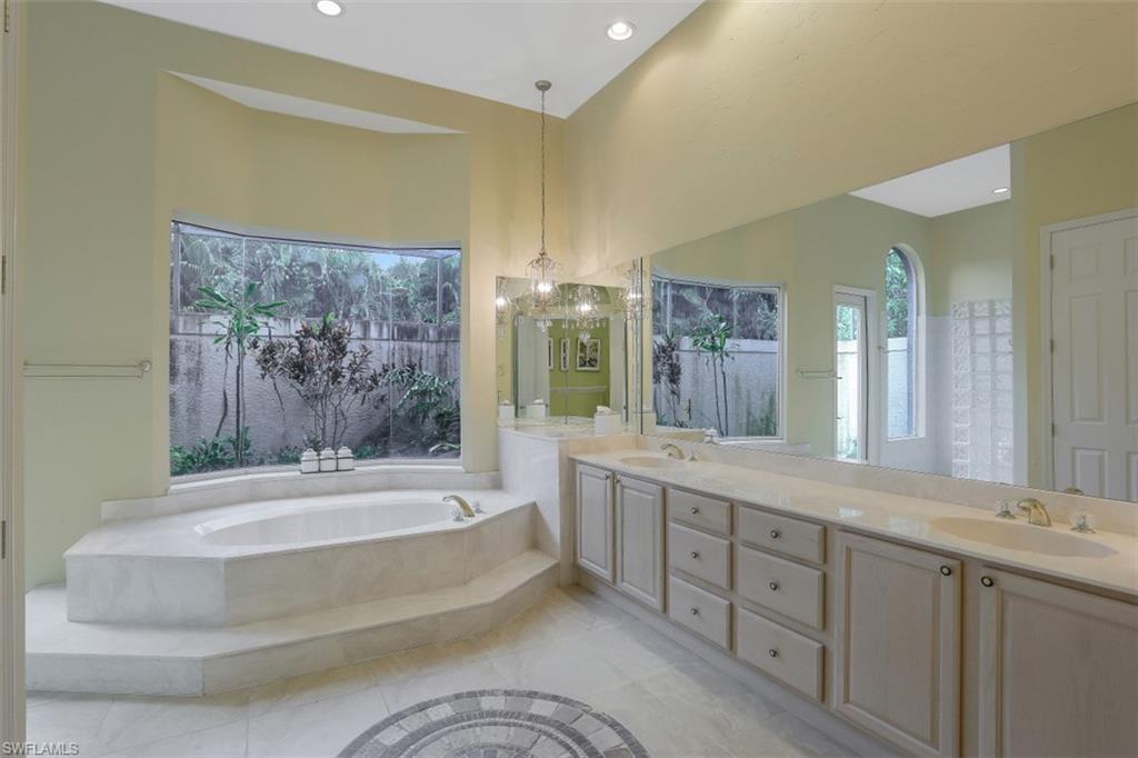 LIVINGSTON WOODS - Residential