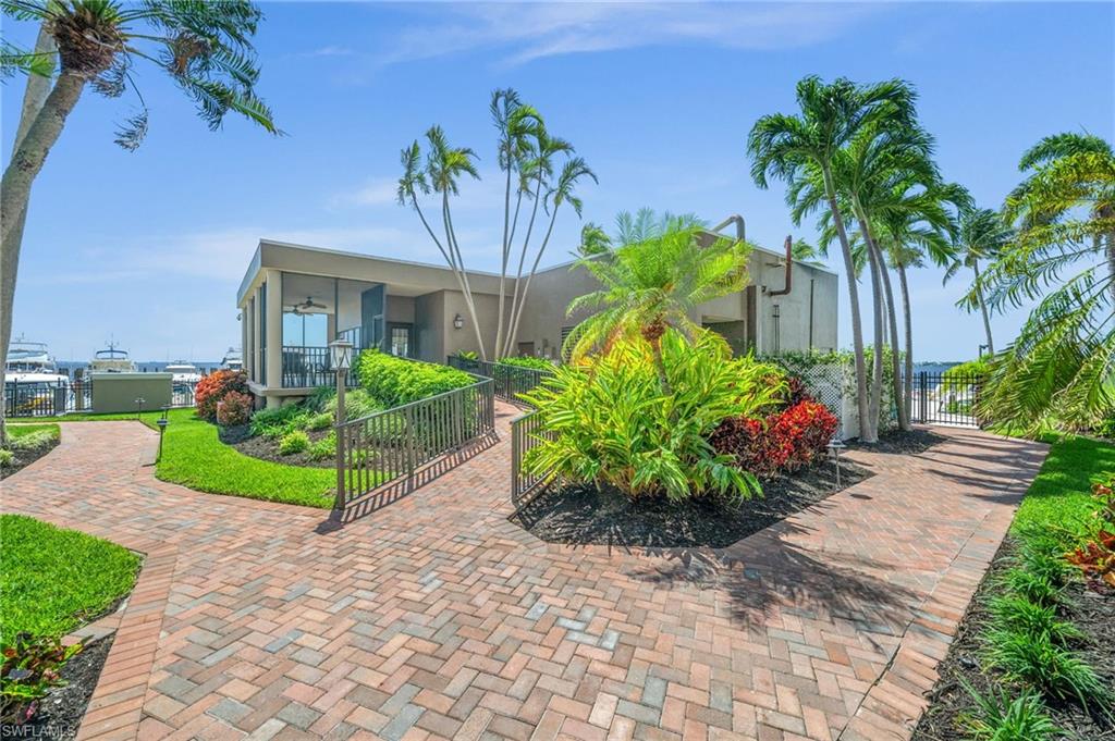 POINTE ROYALE - Residential