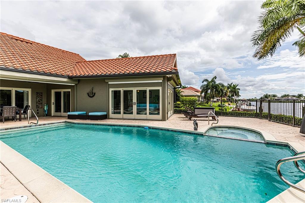 PORT OF THE ISLANDS - Residential