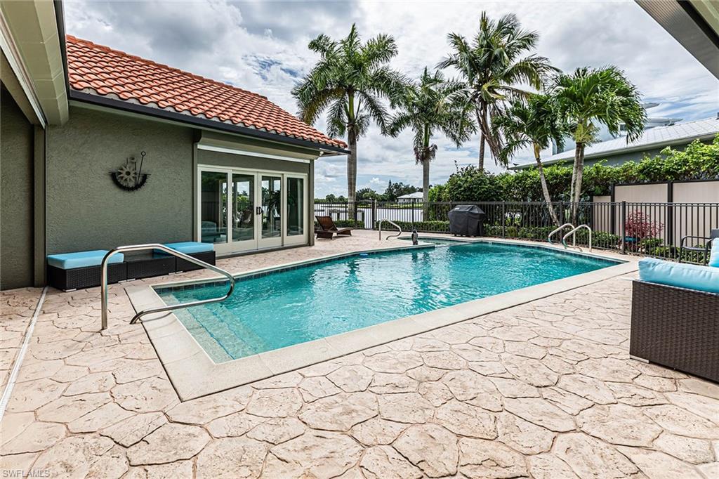 PORT OF THE ISLANDS - Residential